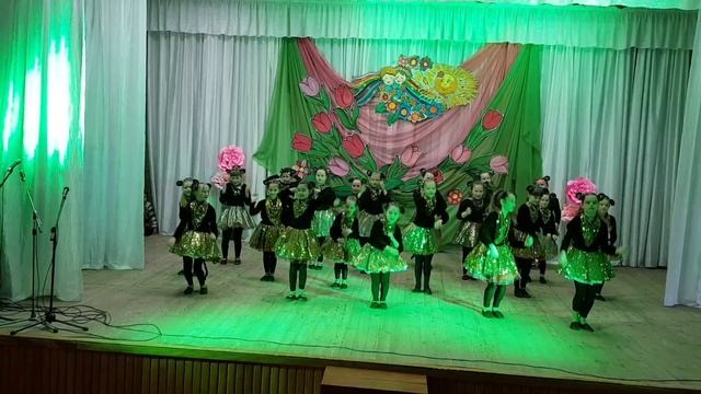 "ВЕСЕЛІ МАВПОЧКИ" - ЗТК "Роял-Денс" смотреть онлайн