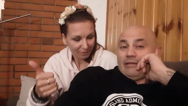 Иностранец учит русский язык. Итальянец говорит по русски. Русский язык учат  иностранцы