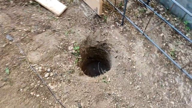 Натухаевская. Заваливается дом. Подпорная стенка для фундамента.
