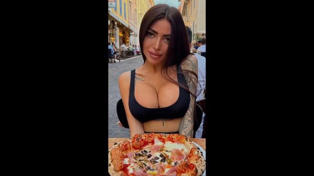 What Alena Omovych Like in 2023 «Biography Model, Age, Wiki, Boyfriend».