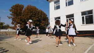 Выступление ансамбля Желябовской школы "Крымский вальс"