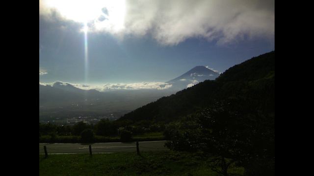 季節の背景にある富士山 смотреть онлайн