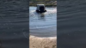 Плавающий полноповоротный вездеход СУРОМ.