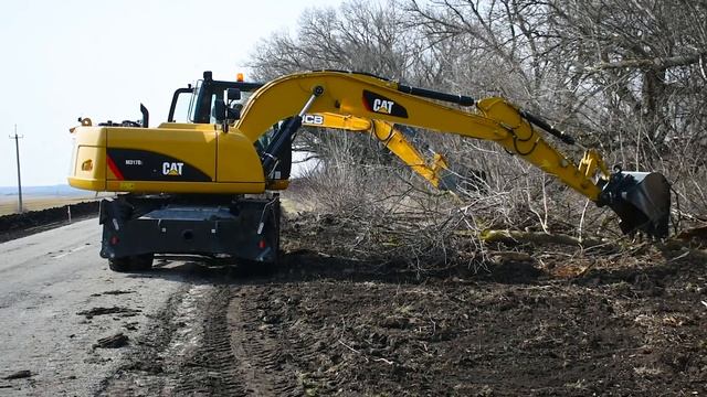 Розпочався ремонт на дорозі місцевого значення «Нова Іванівка-Орілька на Чернявщину» смотреть онлайн