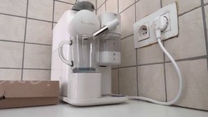 Nespresso Lattissima one _ make cappuccino