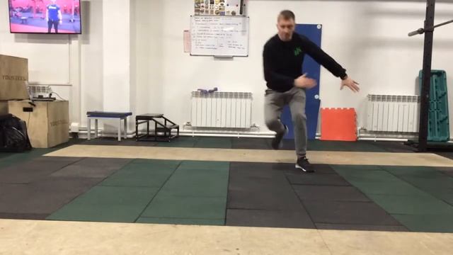 Прыжок диагональный с 1 ноги с приземлением на 1 ногу смотреть онлайн