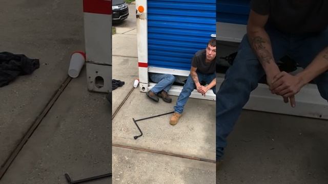 PODS Moving Container Stuck Closed!! смотреть онлайн