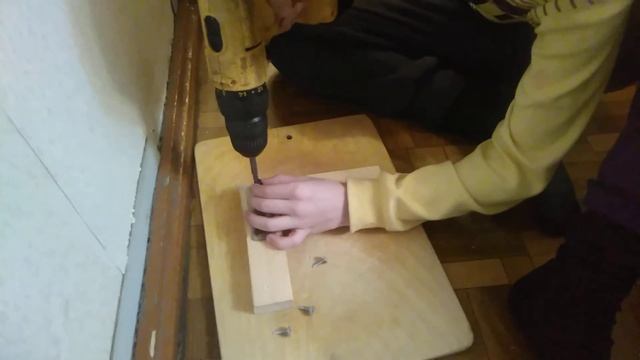 Делаем деревянный пистолет. смотреть онлайн