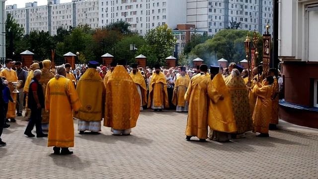 ? ? Престольный праздник храма Московск. Святых: архиер. Богослужение, кр.ход, проповедь(03.09.2023 смотреть онлайн