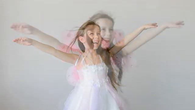 Свободная птица песня исп. Катя Полякова 7 лет Харьков.