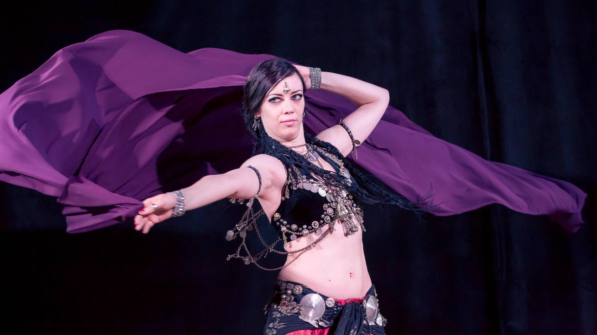 Valeria Dakra tribe - Tribal fusion bellydance with veil  Condemnation