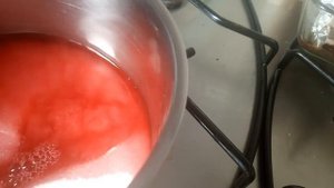 Варим малиновый сироп