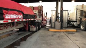 Едем. Дальнобой по сша америке на пикапе додж рам 3500 Перевозка машин