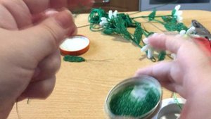 Ромашки из бисера