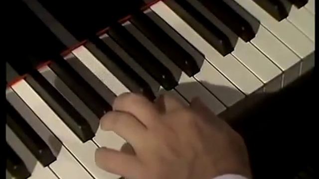 Mozart Piano Sonata B flat major, k.333- Daniel Barenboim смотреть онлайн