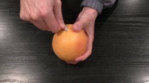 Самый простой способ почистить апельсин или грейпфрут.