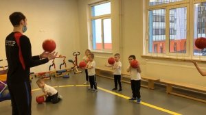 Физкультурное занятие в детском саду - средняя группа