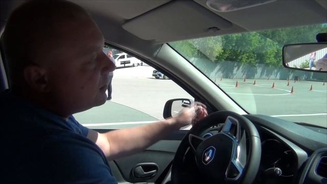 ПАРАЛЛЕЛЬНАЯ ПАРКОВКА. Правильное выполнение на автодроме и в городе.