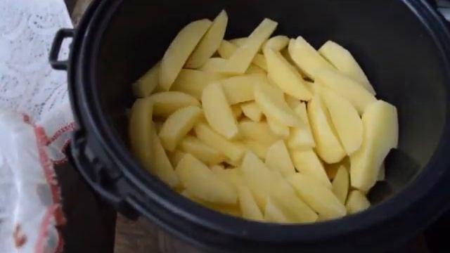 КАРТОШКА ПО ДЕРЕВЕНСКИ В МУЛЬТИВАРКЕ РЕЦЕПТ (Простой и ОЧЕНЬ вкусный рецепт)
