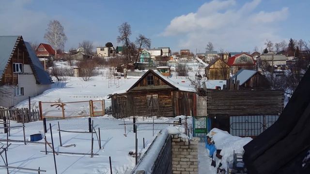 Скинул снег с крыши.Задержали группу лиц в сговоре.Собака сьела сало к засолке :((... смотреть онлайн
