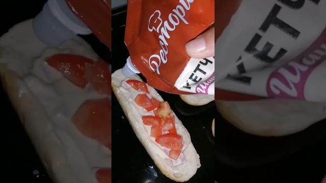 ПИЦЦА ДОГИ так называю эти горячие бутерброды с ветчиной #горячиебутерброды #пиццадоги