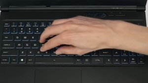 Обзор игрового ноутбука MAIBENBEN X525 — отличный аппарат за 80 тысяч рублей