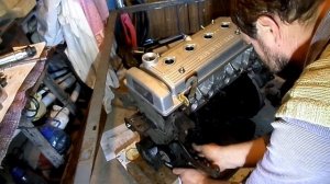 РЕМОНТ ДВС 133   Устанавливаем нижнее крепление генератора двигателя  Джили МК  копия  TOYOT A4 FE