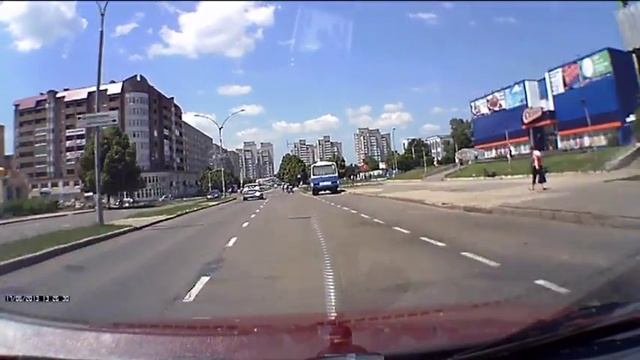 На пешеходке укачивает ребенка в коляске смотреть онлайн