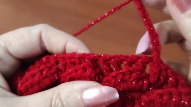 Шапочка крючком. КОМПЛЕКТ шапочка и шарфик крючком. смотреть онлайн