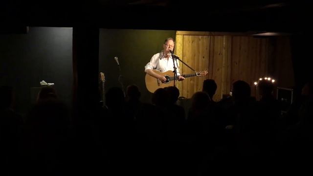 Hálvgum Mestsum Ov - Kári P. (Live í Spaniastovu) смотреть онлайн