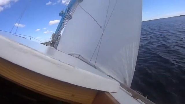 Крейсеркая яхта. Прогулка по Волге на яхте. смотреть онлайн