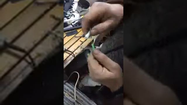 Audi A6 центральный замок ремонт трубки воздушные. смотреть онлайн