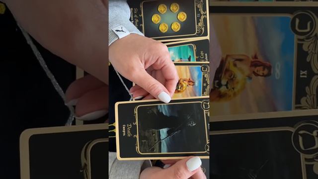 Таро гадание! Что чувствует к вам загаданный человек? смотреть онлайн