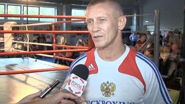 Профессиональный турнир по кикбоксингу «Золотые купола» смотреть онлайн