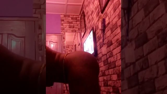 Red room girl twerking.. смотреть онлайн