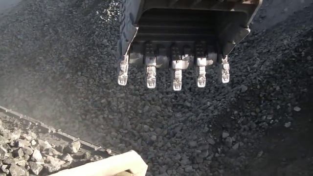 large hydraulic excavators Hitachi EX-3600.Giant Mining Excavator смотреть онлайн