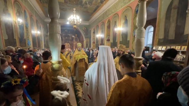 Престольный праздник храма Трех Святителей города Днепра. Встреча митрополита Иринея смотреть онлайн