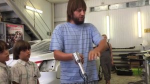 Паяльник и тепловой пистолет для ремонта бампера