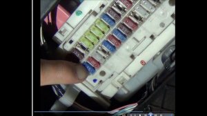 Замена предохранителя №13 обогревателя сидений в тойоте королла Е150