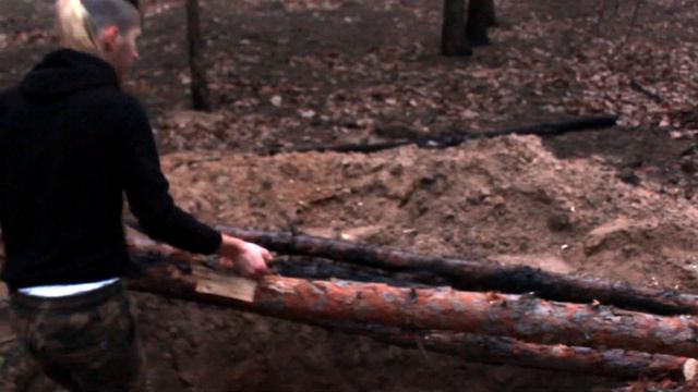 ДОМ ПОД ЗЕМЛЕЙ своими РУКАМИ - ЗЕМЛЯНКА смотреть онлайн