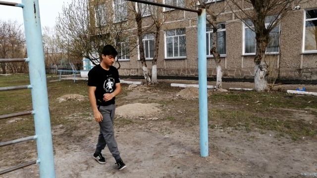 Лёгкая связка + 10 Лёгких и Зрелищных элементов на турнике, которые стоит выучить первыми смотреть онлайн