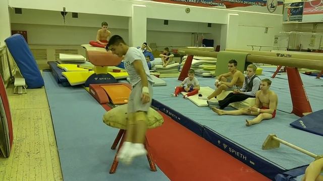 VLOG: ещё зарубы, тренировки, донаты и кто же поедет в СПб? смотреть онлайн