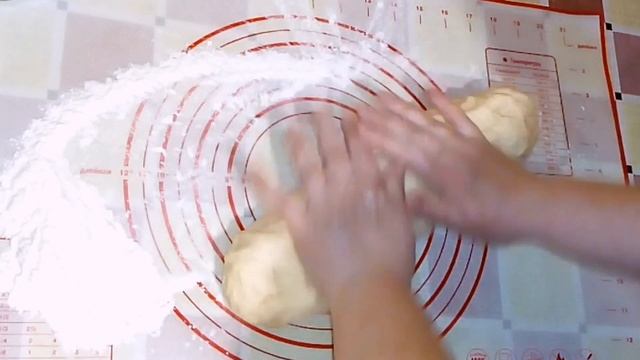 Дрожжевые пирожки - трубочки с мясом