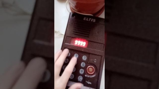 как подобрать код установщика на домофоне eltis dp400 td22? напишите пожалуйста в комментариях ?