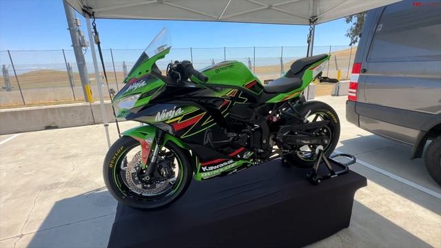 2024 Kawasaki Ninja ZX4RR Track Review: Is This High Revving 400 A Small Displacement Superbike? смотреть онлайн