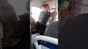 Цыганка поёт в трамвае песню Алсу (Харьков, 2016)