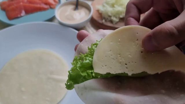 Сэндвич ролл с разными начинками, с лепешкой для утки Happy Belly (Сингапур)!