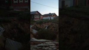 карстовый провал это ужасно...