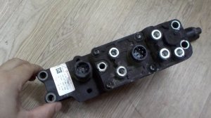 Блок клапанов КПП MAN 81325506016