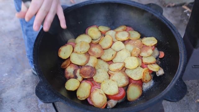 МАКЛЮБЕ (ПЕРЕВЕРНУТЫЙ АРАБСКИЙ ПЛОВ) В КАЗАНЕ НА КОСТРЕ ???